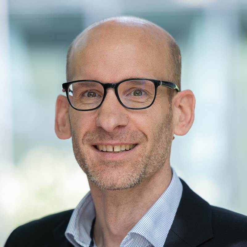 Ulf Henke ist ein Top-Steuerberater bei ALTAVIS in München Ulf Henke, Experte für Umsatzsteuer im Portrait